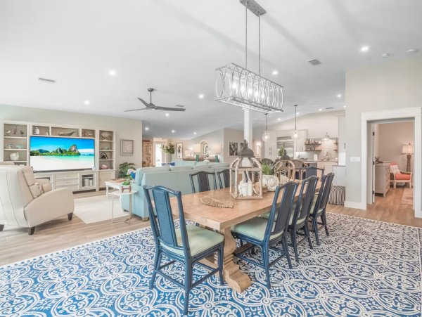Luxurious 4-Bedroom Waterfront Villa in Holmes Beach